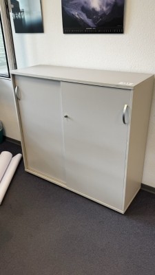 1 Aktenschiebetürenschrank